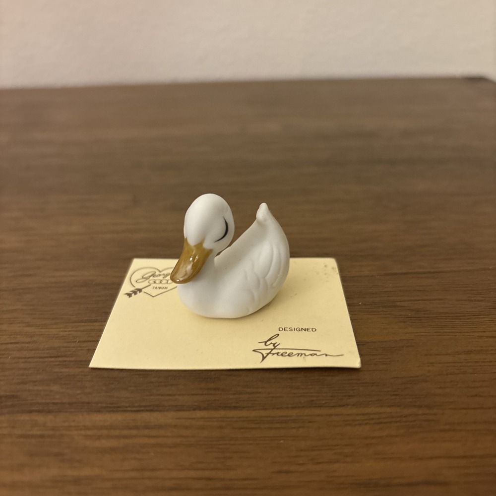 Vintage Freeman George Good Miniature Porcelain White Swan Duck Figurine - New‎